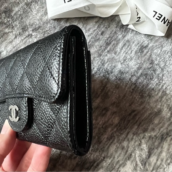 CHANEL CAVIAR CC LOGO CARD HOLDER WALLET - Picture 16 of 16